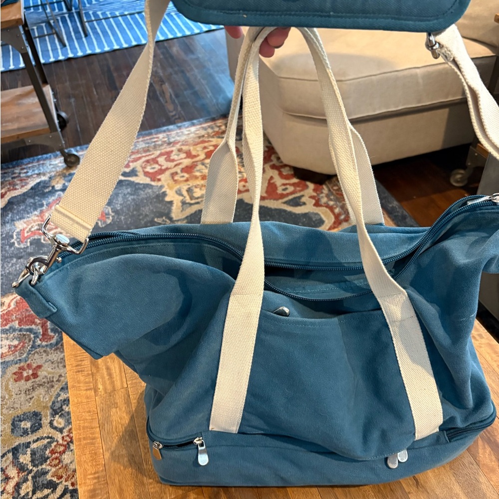 Lo & Sons Blue Travel Bag